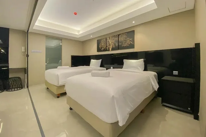 Семаранг: Spacious Combined Studio Apartment At Warhol (W/R) Residence