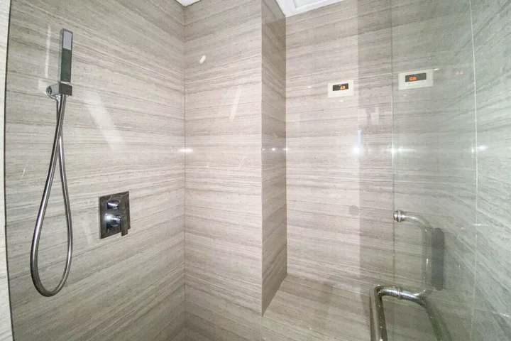 Семаранг: Spacious Combined Studio Apartment At Warhol (W/R) Residence