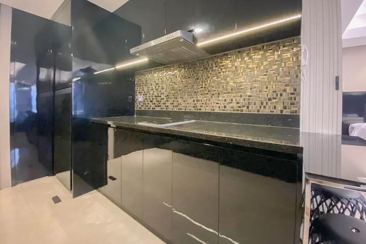 Семаранг: Spacious Combined Studio Apartment At Warhol (W/R) Residence
