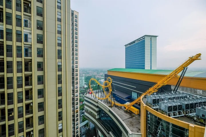 Депок: Minimalist And Comfort Living Studio At Transpark Cibubur Apartment