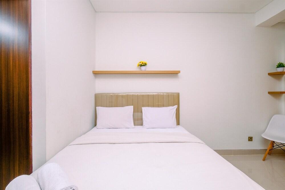 Minimalist And Comfort Living Studio At Transpark Cibubur Apartment — фото 4