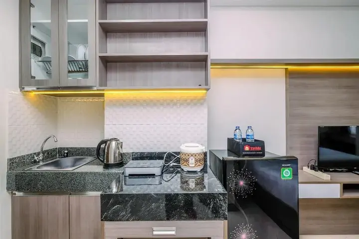 Депок: Nice Studio At 7Th Floor Transpark Cibubur Apartment