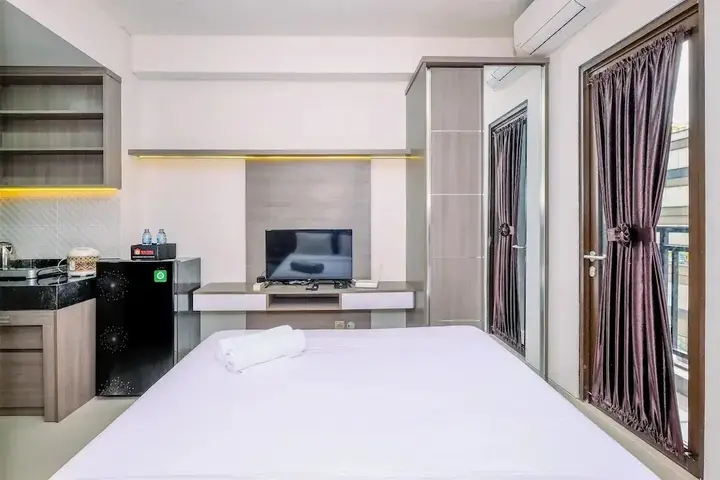 Nice Studio At 7Th Floor Transpark Cibubur Apartment — фото 3