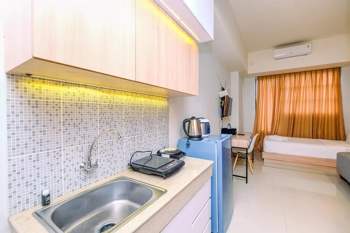 Депок: Minimalist Designed Studio At Evenciio Margonda Apartment