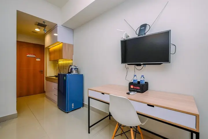 Депок: Minimalist Designed Studio At Evenciio Margonda Apartment