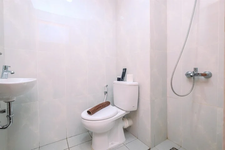 Депок: Minimalist Designed Studio At Evenciio Margonda Apartment