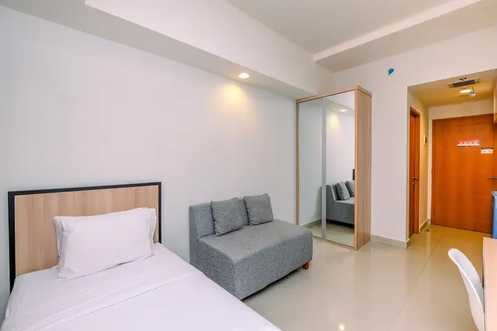 Minimalist Designed Studio At Evenciio Margonda Apartment — фото 2
