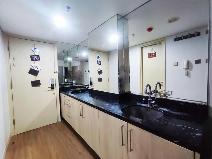 Семаранг: New Furnished Studio Room Apartment At Warhol (W/R) Residences