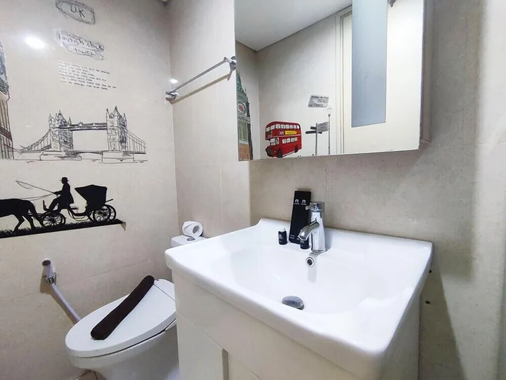 Семаранг: New Furnished Studio Room Apartment At Warhol (W/R) Residences