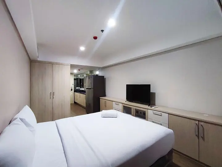 Семаранг: New Furnished Studio Room Apartment At Warhol (W/R) Residences