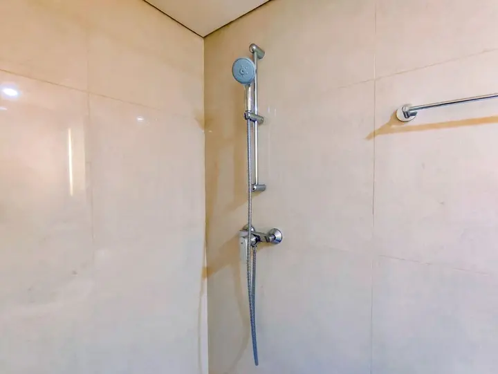Семаранг: Cozy And Comfort Stay 1Br Apartment At Warhol (W/R) Residences