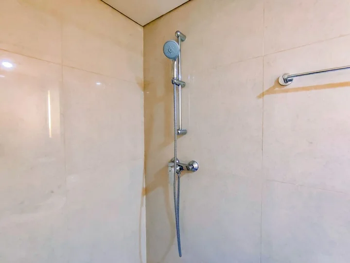 Семаранг: Cozy And Comfort Stay 1Br Apartment At Warhol (W/R) Residences