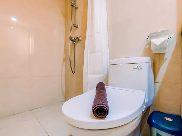Семаранг: Cozy And Comfort Stay 1Br Apartment At Warhol (W/R) Residences