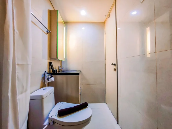 Семаранг: Cozy And Comfort Stay 1Br Apartment At Warhol (W/R) Residences