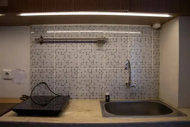 Депок: Modern And Classic 1Br At Evenciio Apartment