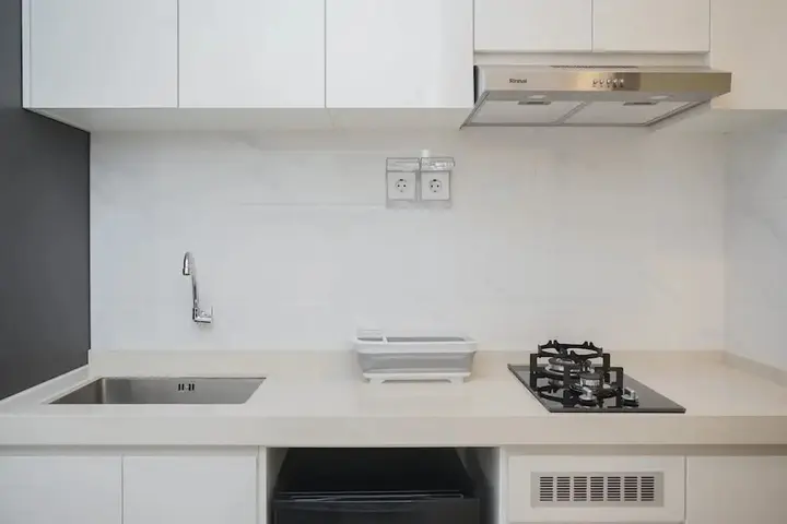 Legok: Fully Furnished With Tidy Design Studio At Sky House Bsd Apartment