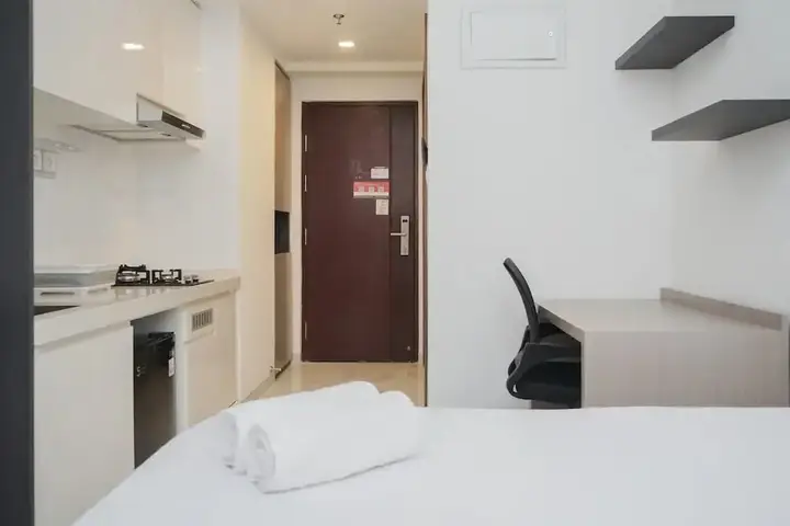 Fully Furnished With Tidy Design Studio At Sky House Bsd Apartment — фото 5