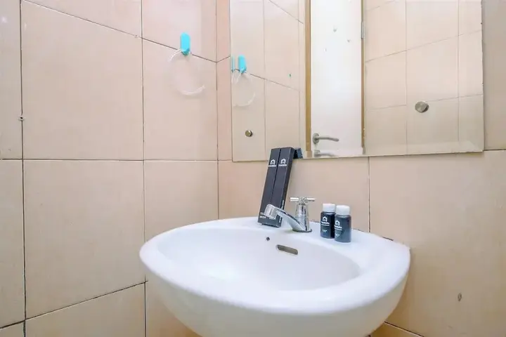 Депок: Simply Look Studio Room At Margonda Residence 2 Apartment