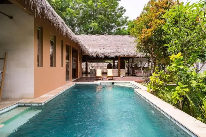 Estate-like Luxury Pool Villa in Gili Air — фото 3