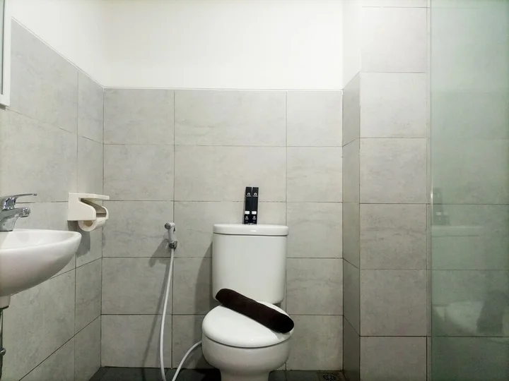 Депок: Homey And Comfort Stay Studio At Green Park Yogyakarta Apartment