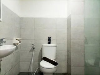 Депок: Homey And Comfort Stay Studio At Green Park Yogyakarta Apartment