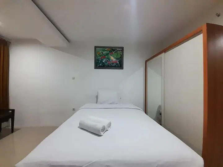 Homey And Comfort Stay Studio At Green Park Yogyakarta Apartment — фото 1