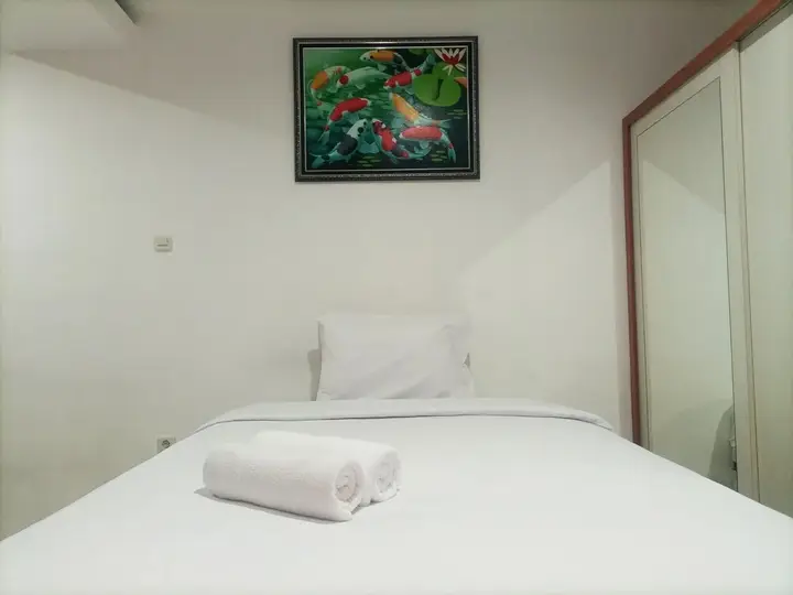 Homey And Comfort Stay Studio At Green Park Yogyakarta Apartment — фото 5