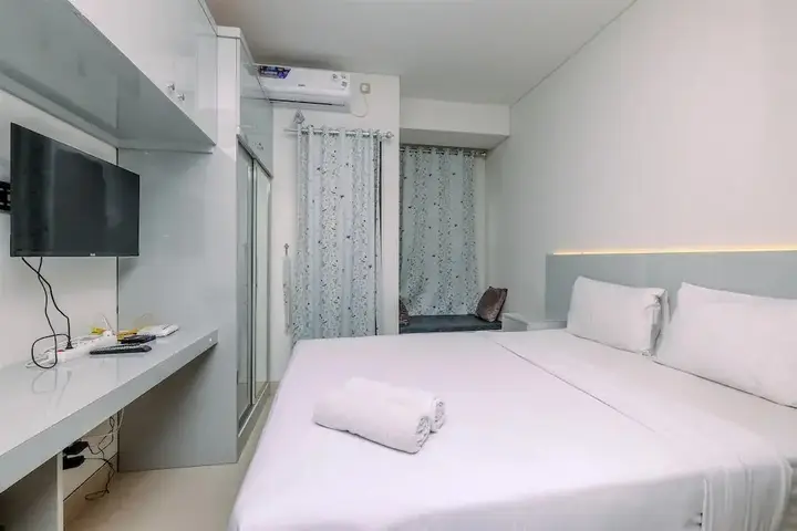Cozy And Simply Look Studio Room At Transpark Cibubur Apartment — фото 3