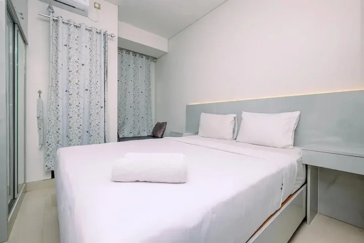 Депок: Cozy And Simply Look Studio Room At Transpark Cibubur Apartment