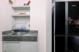 Депок: Cozy And Simply Look Studio Room At Transpark Cibubur Apartment
