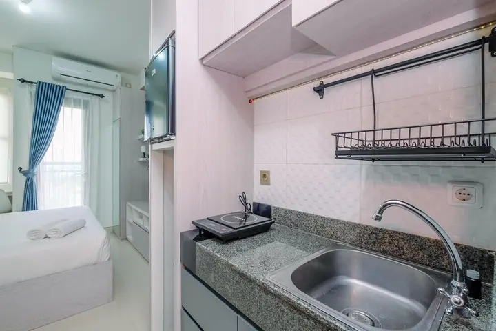 Депок: Good Deal Studio Apartment At Transpark Cibubur