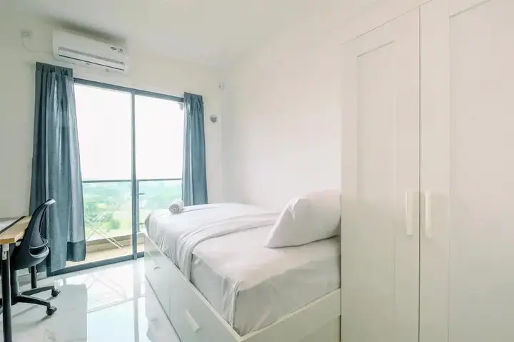 Modern Look And Comfy Studio At Sky House Bsd Apartment — фото 3