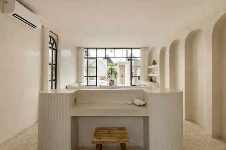 Керобокан: Luxe & Unique Honeymoon Bocami Suites- 2 by Azure