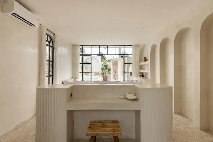 Керобокан: Luxe & Unique Honeymoon Bocami Suites- 2 by Azure