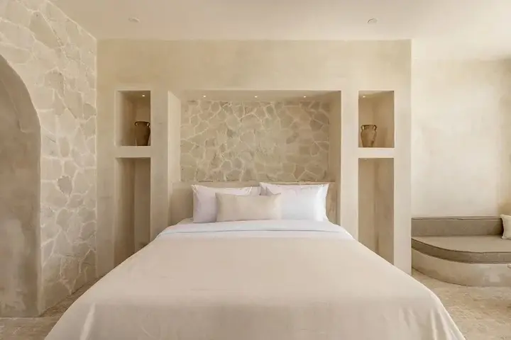 Керобокан: Luxe & Unique Honeymoon Bocami Suites-1 By Azure
