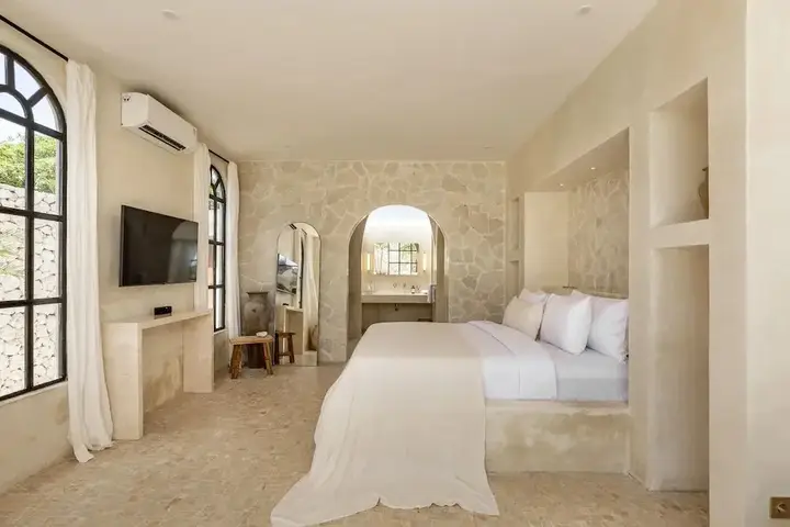 Luxe & Unique Honeymoon Bocami Suites-1 By Azure — фото 1