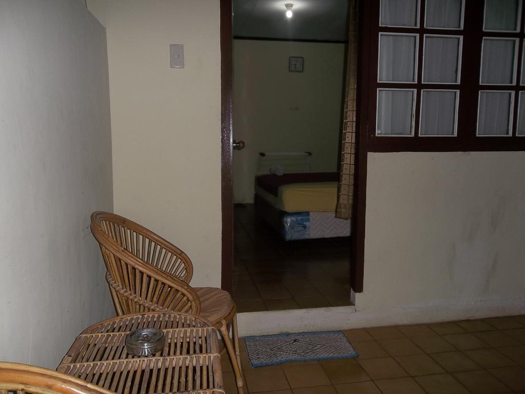 Амбон: Collin Beach Hotel