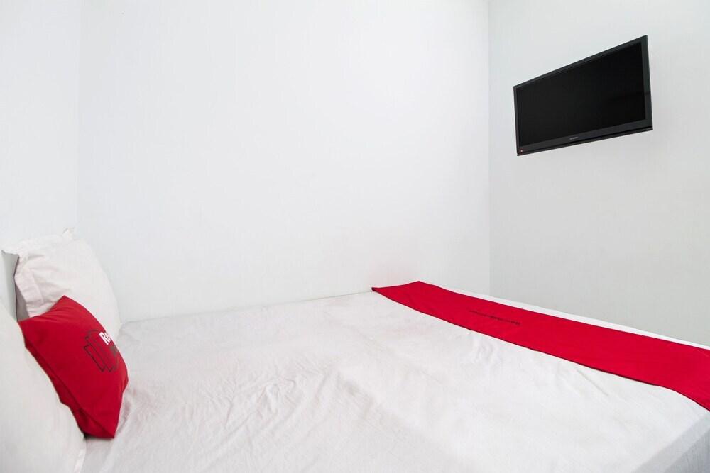 Джакарта: RedDoorz @ Tebet Utara