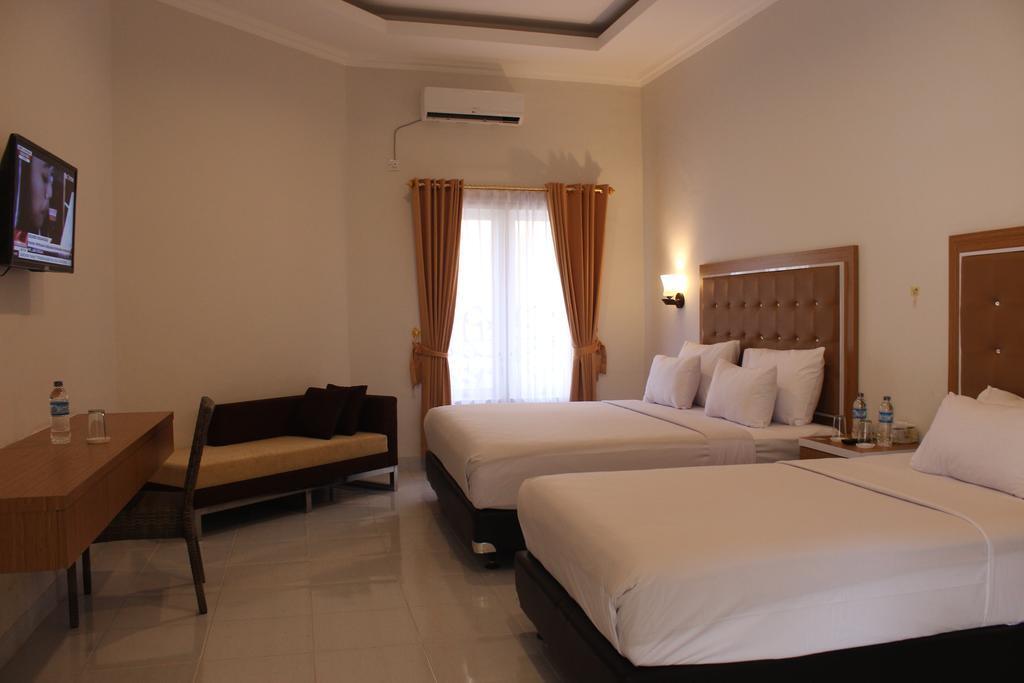 Сунгайлиате: Pesona Bay Sea View Hotel