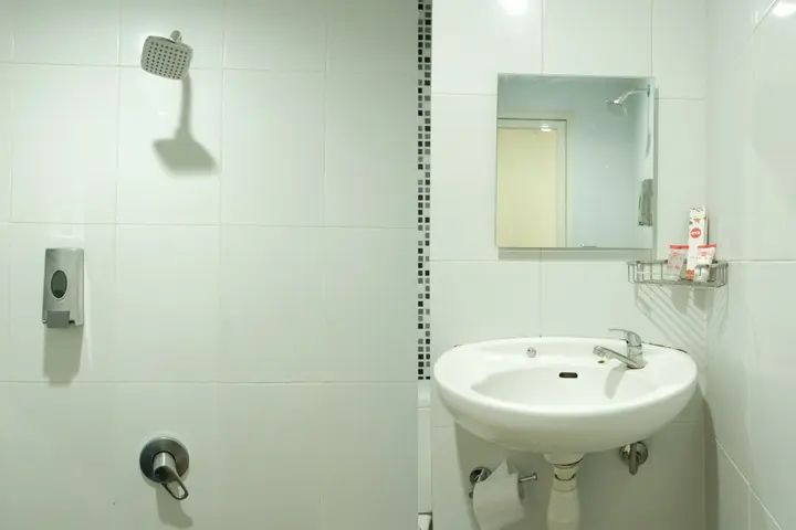 Джембер: Ebizz Hotel