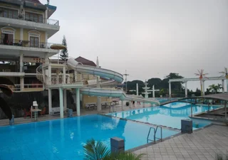 Маланг: Tretes Raya Hotel & Resort