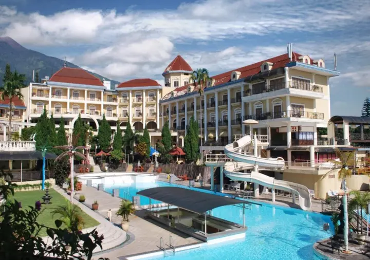 Маланг: Tretes Raya Hotel & Resort