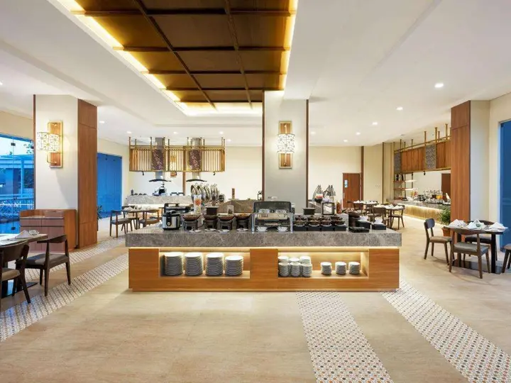Батуретно: Hotel Santika Gunungkidul