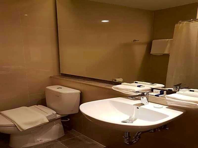 Петумбак: Wing Hotel Kualanamu Airport