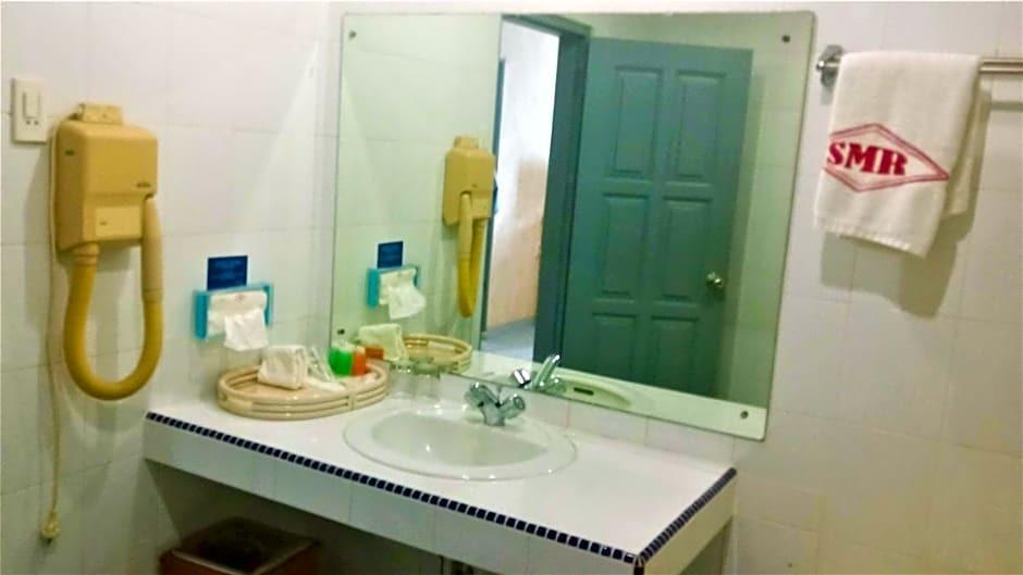Сиболга: RR Wisata Indah Hotel