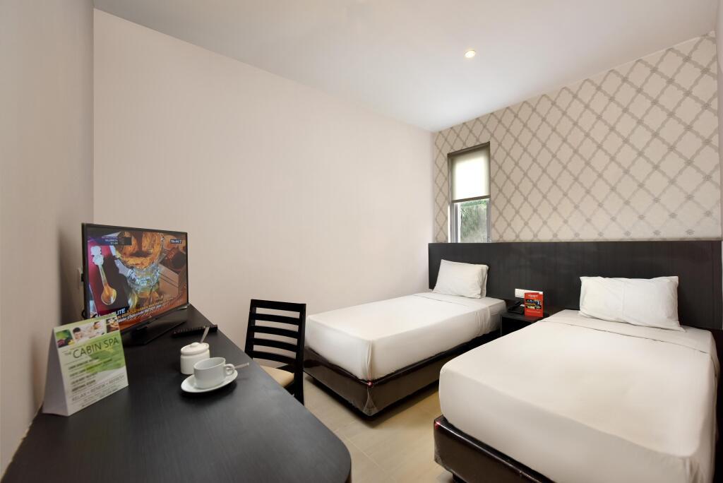 Петумбак: Crew Express Hotel