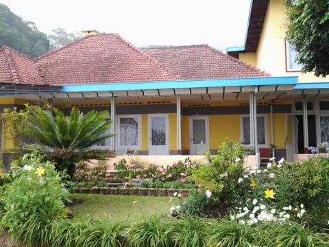 Магетан: Sarangan Hotel