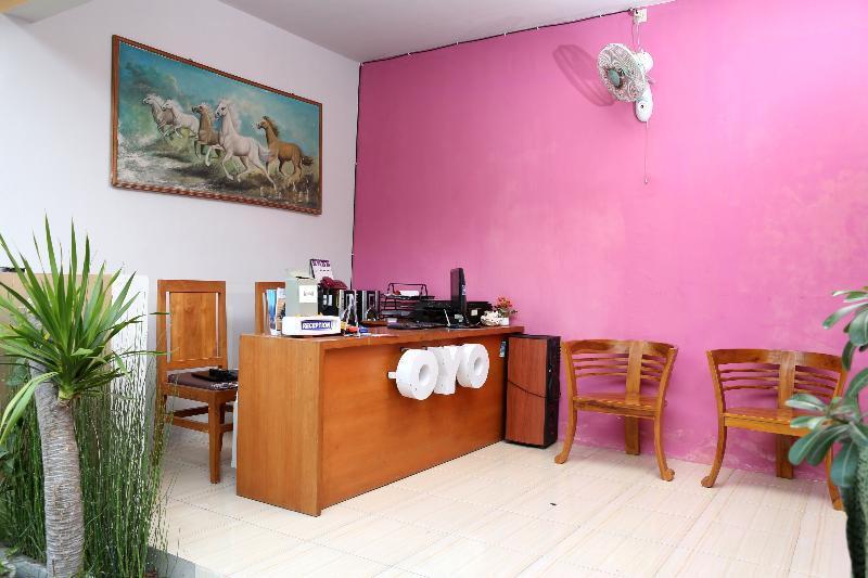 Сенджиги: OYO 1056 Senggigi Cottages Lombok