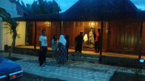 Батуретно: Rumah Limas