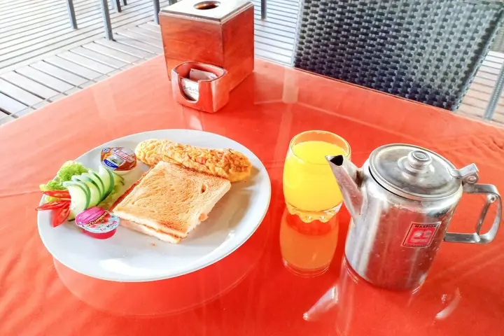 Сенджиги: OYO 1508 Mascot Beach Hotel